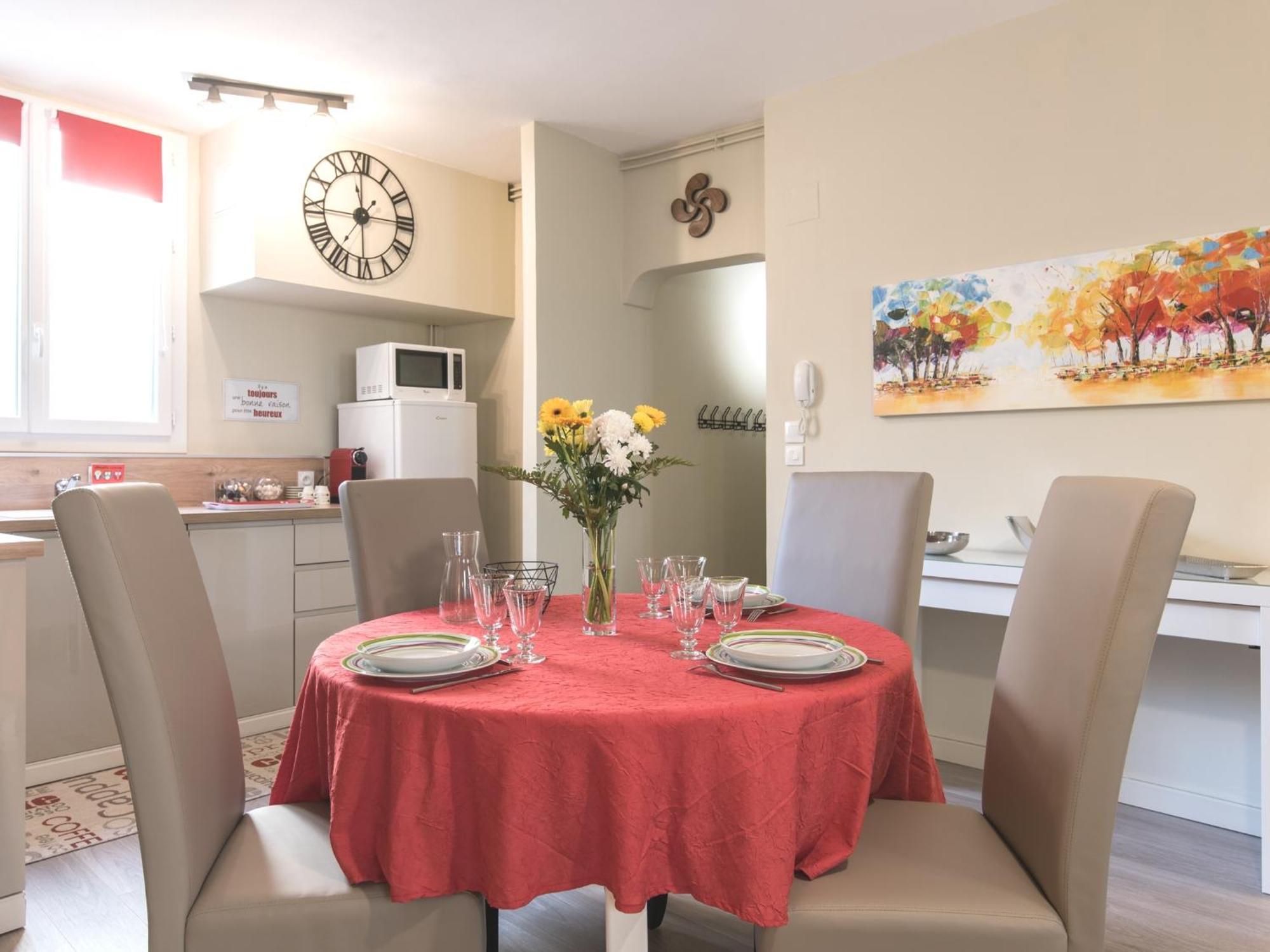 Charme Au Coeur D'Avignon Apartment Екстериор снимка