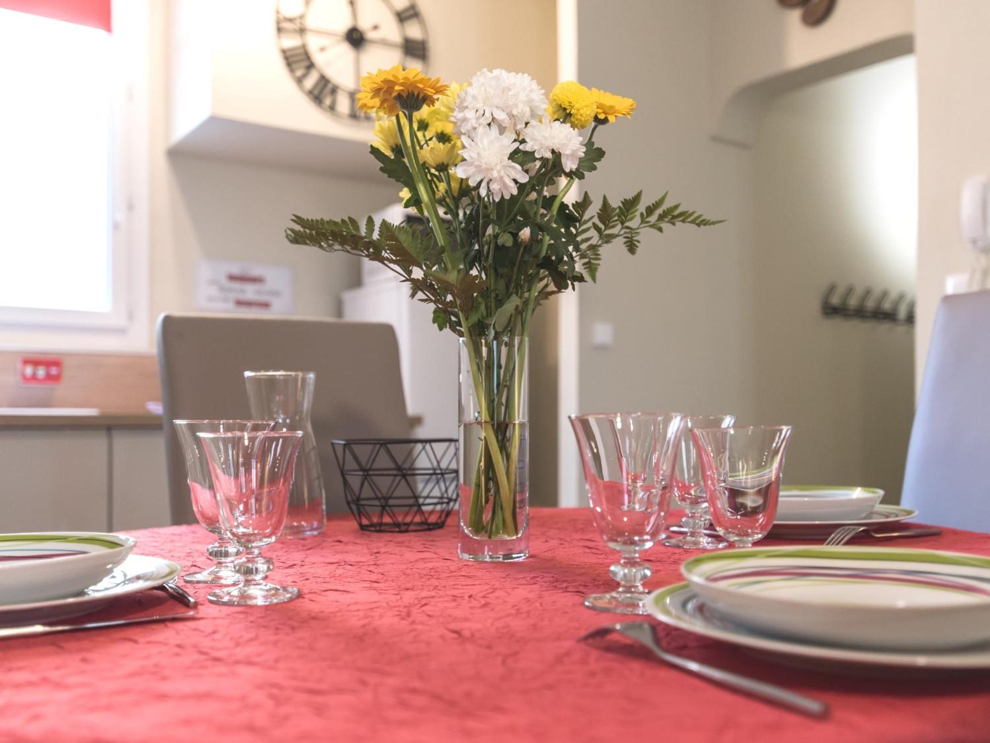 Charme Au Coeur D'Avignon Apartment Екстериор снимка